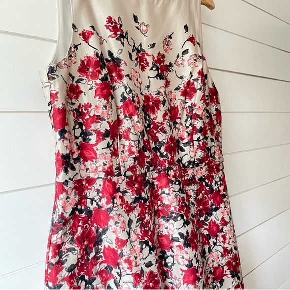 LOFT- Floral Fit & Flare Boat Neck Dress- Size 10 - Picture 9 of 9